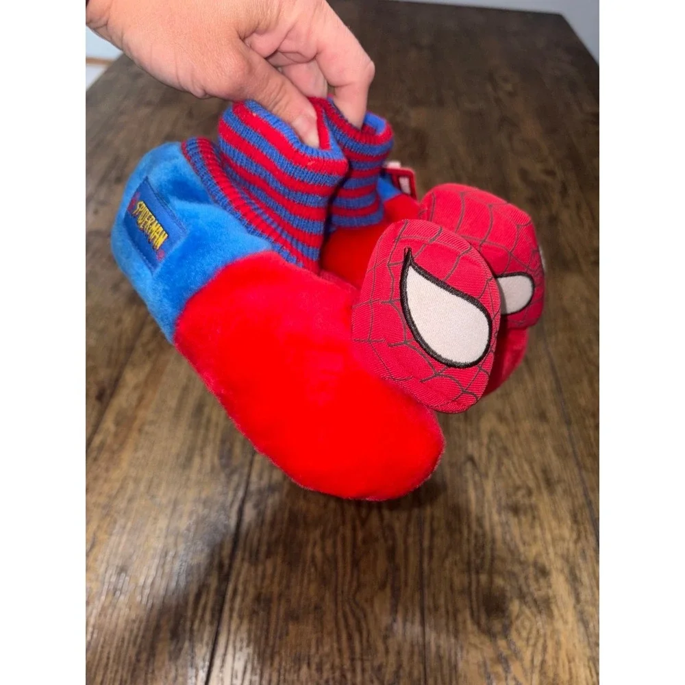 NWT vintage 2004 Spider-Man toddler slippers 9/10